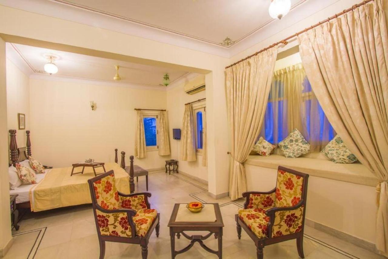 Akshay Niwas Boutique Luxury Hotel Udaipur Exterior foto