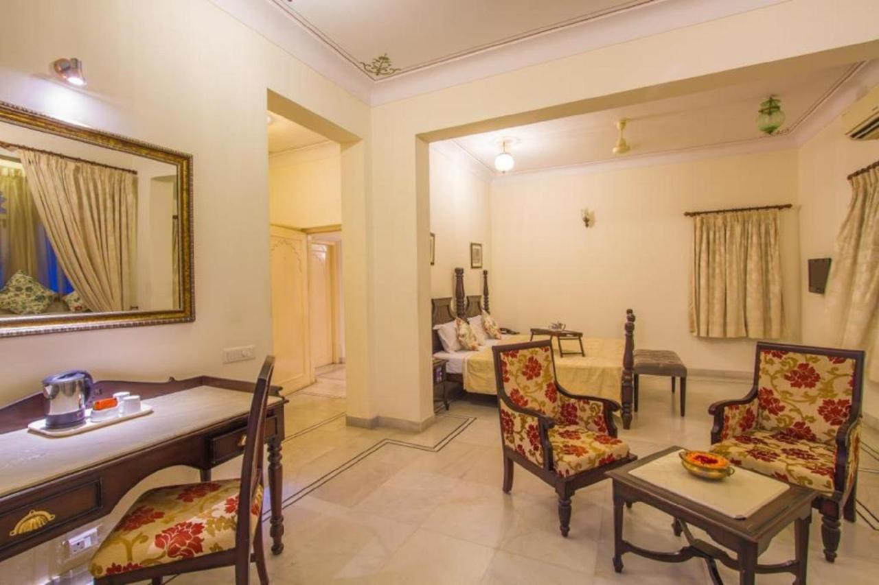 Akshay Niwas Boutique Luxury Hotel Udaipur Exterior foto